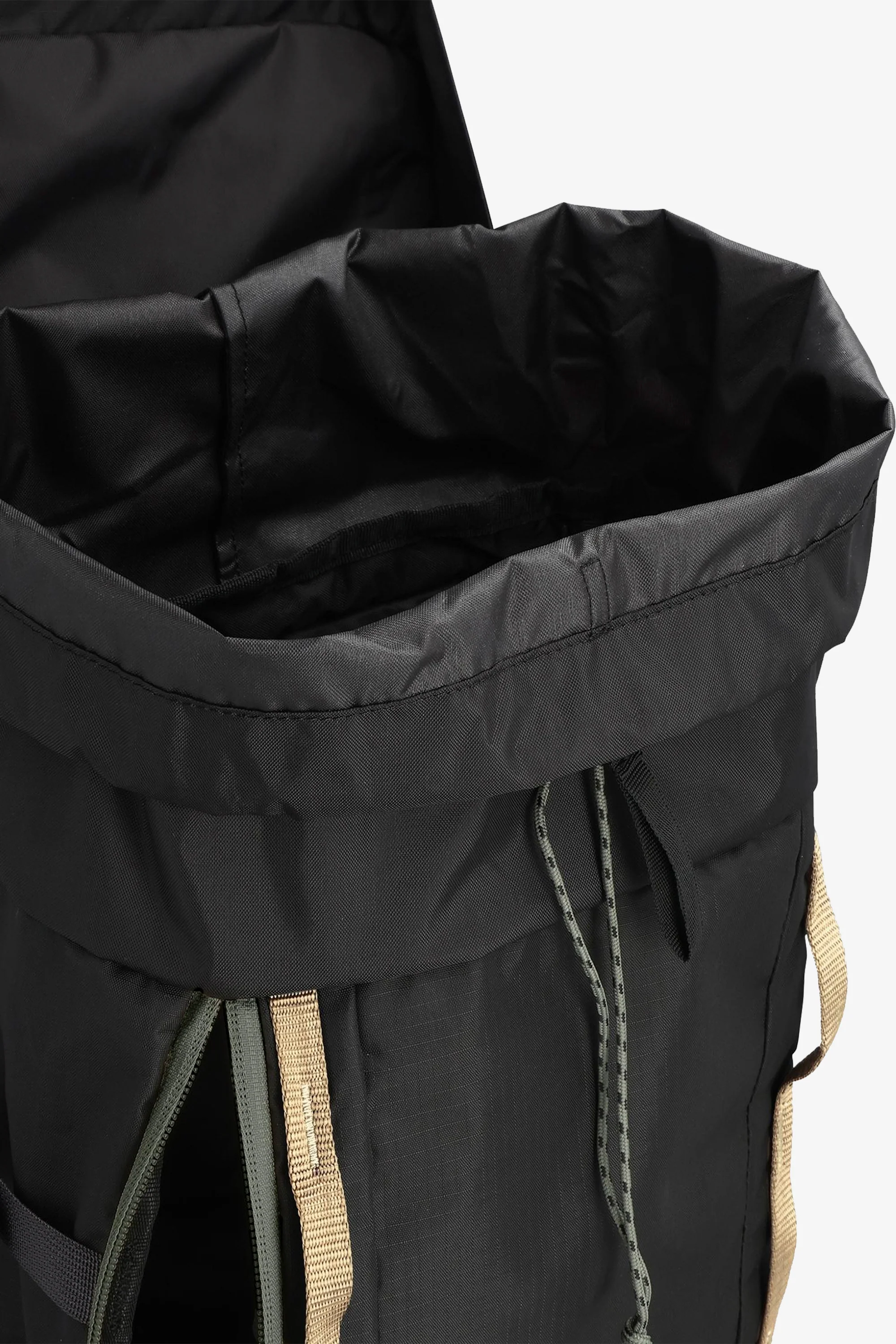 Rover Trail Pack 24L Black/Neutral - Image 4