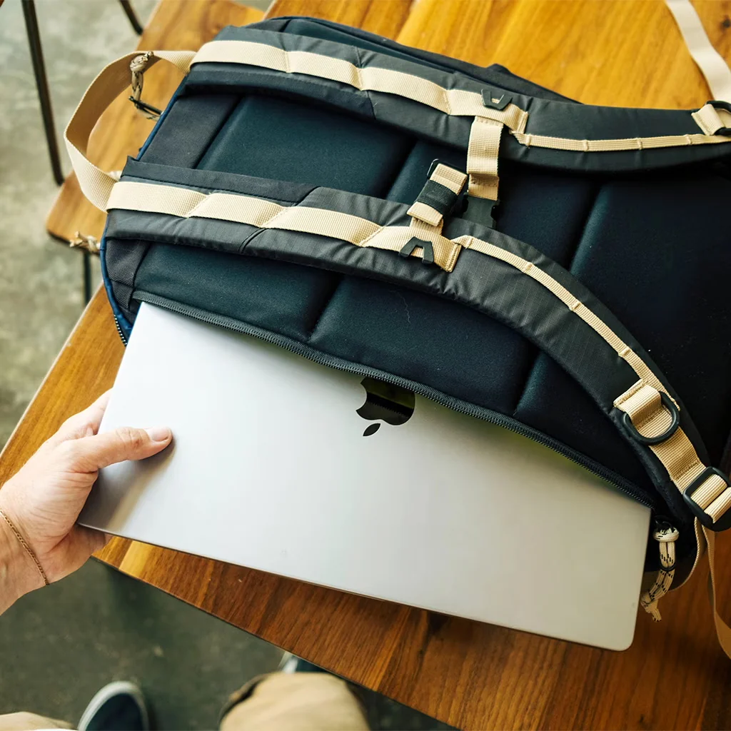 Commuter Backpack 25L Desert Palm/Elmwood - Image 6
