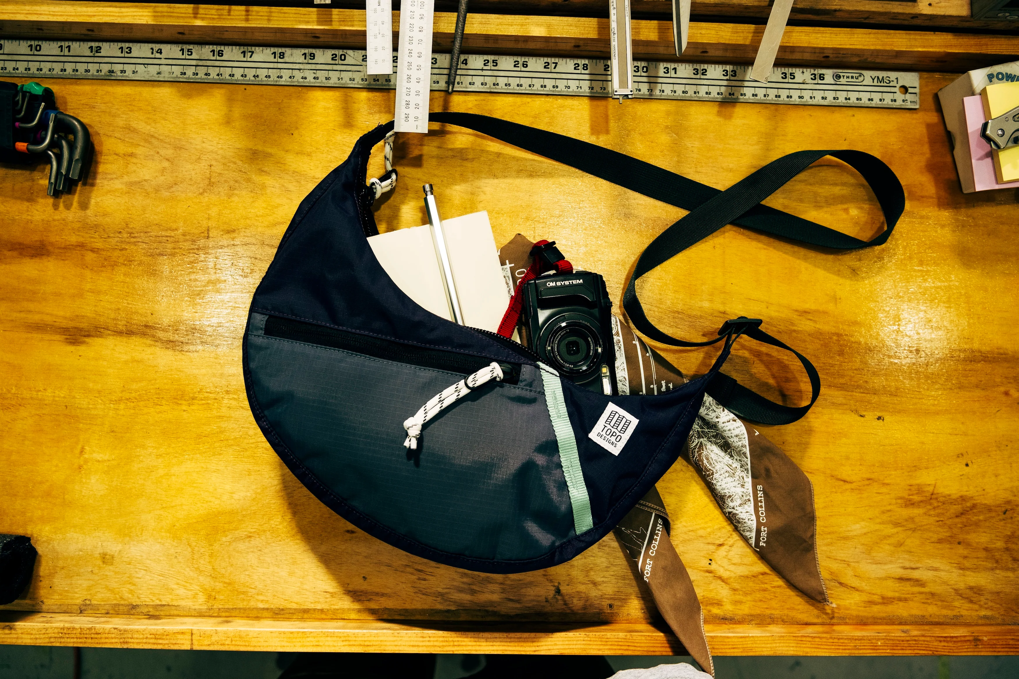 Moonlight Crossbody Bag 4L Black/Neutral - Image 14
