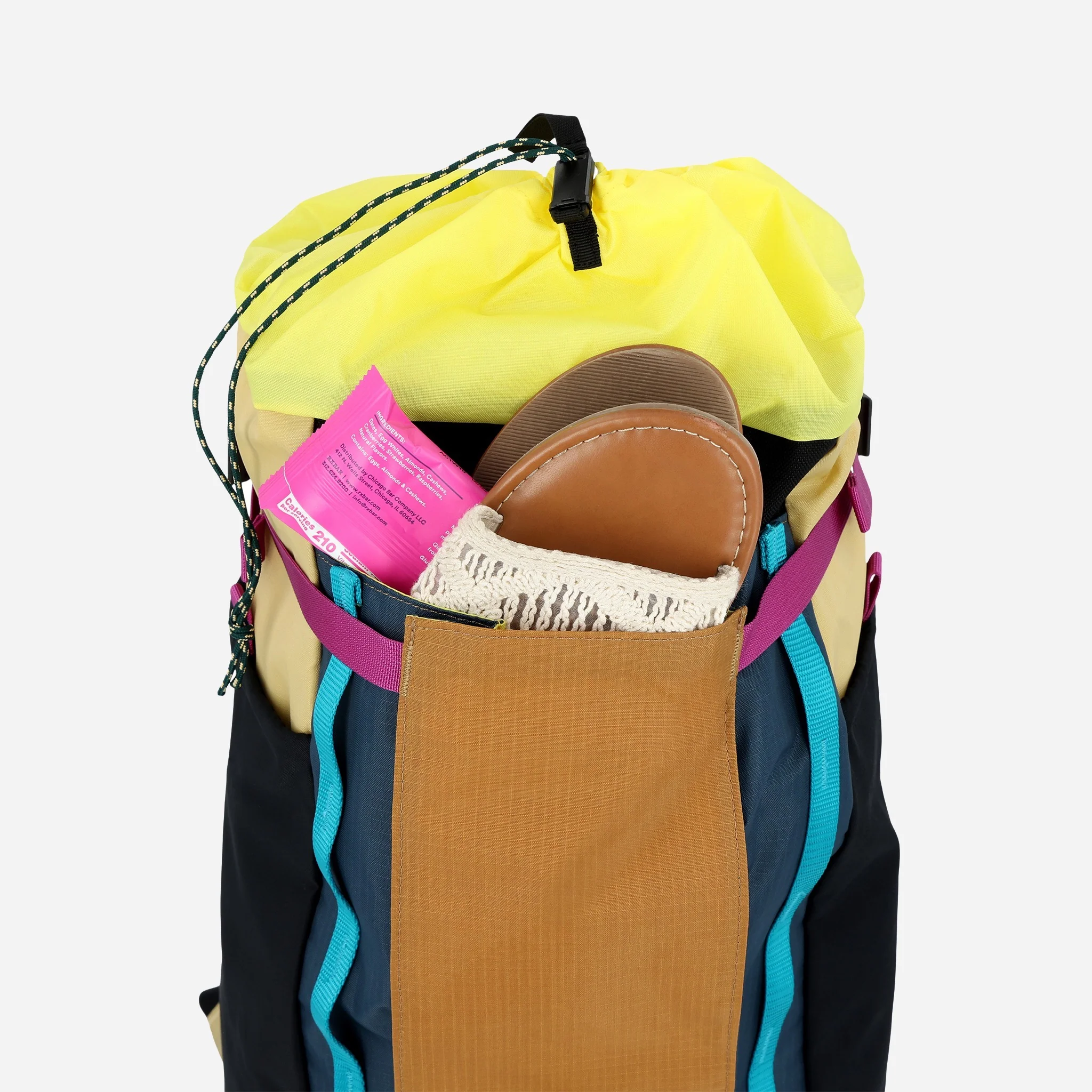Mountain Pack 16L Black/Black - Image 5